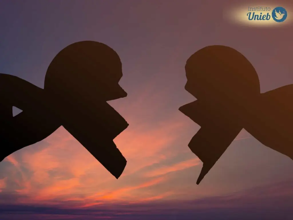 Um coração partido ao meio, formando duas metades separadas - Instituto Unieb (Pai de santo Roberson Dariel) - Contato 11 96982-1121 - CEP 14801-040 - Av. Dom Pedro II 562, Centro, Araraquara, SP