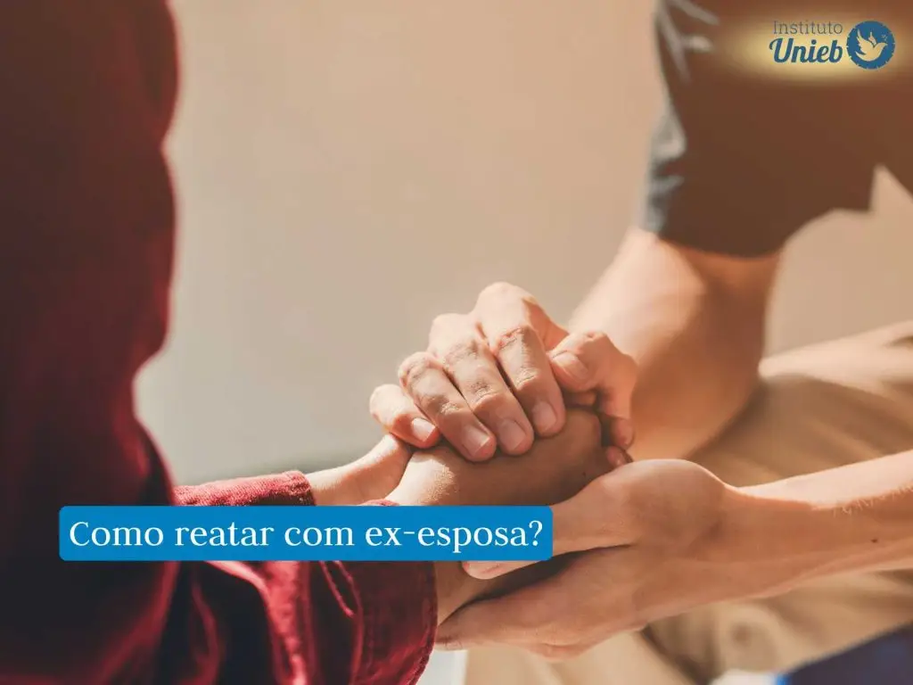 Como reconquistar a ex-esposa depois da separação? Mãos de um homem segurando as mãos de uma mulher