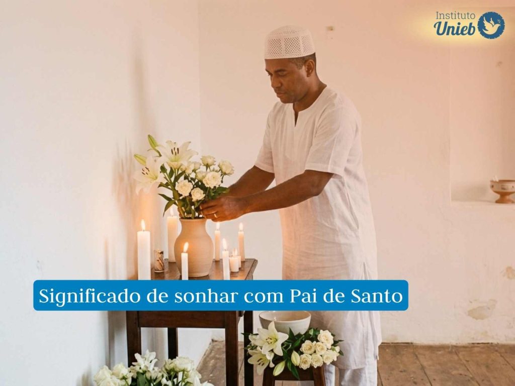 O que é sonhar com Pai de Santo? Pai de Santo ajeitando flores e velas em espaço religioso representando o sonho daqueles que sonham com Pai de Santo