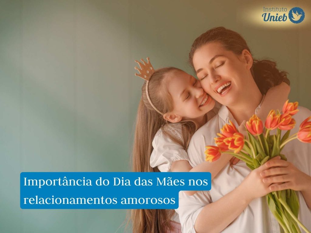 Mulher recebendo um buquê de flores e abraço da sua filha indicando uma celebração de Dia das Mães