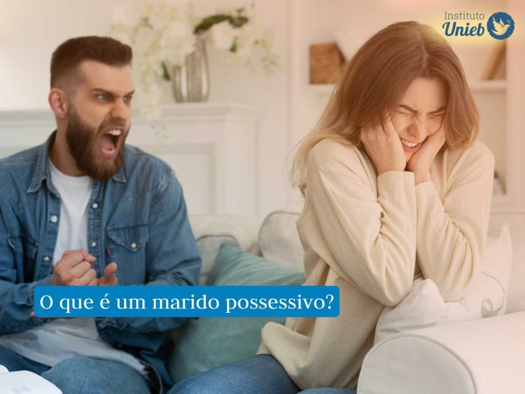 Homem brigando com mulher representando um marido possessivo querendo controlar sua esposa