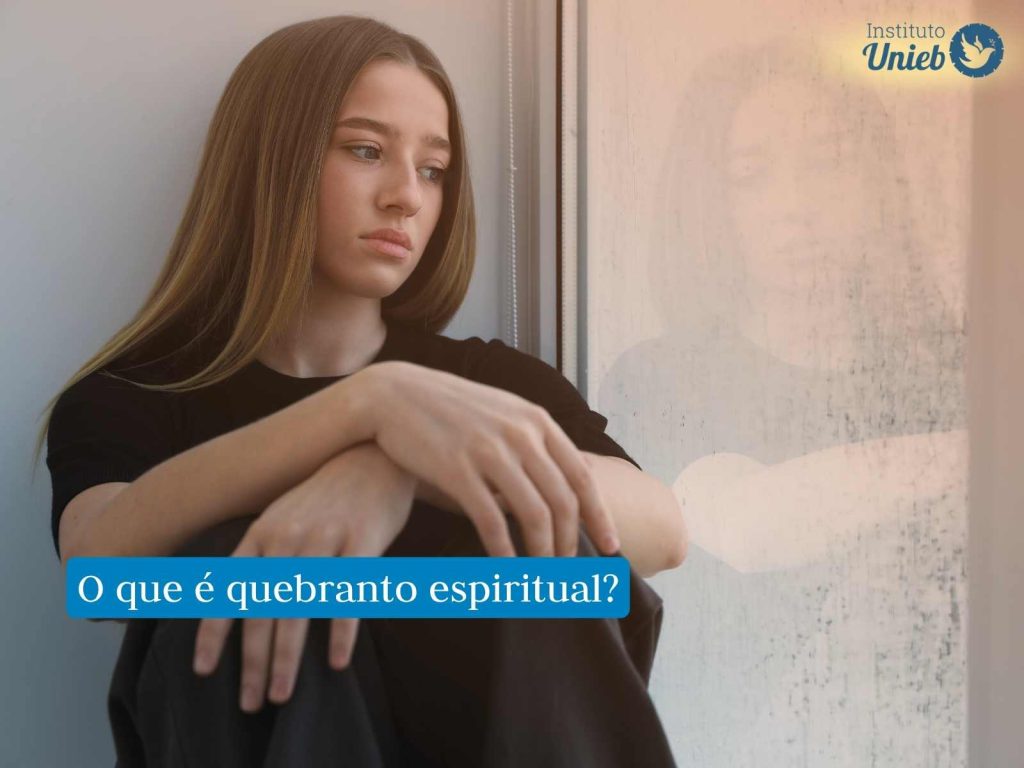 Mulher triste representando uma pessoa que está sofrendo com o quebranto espiritual