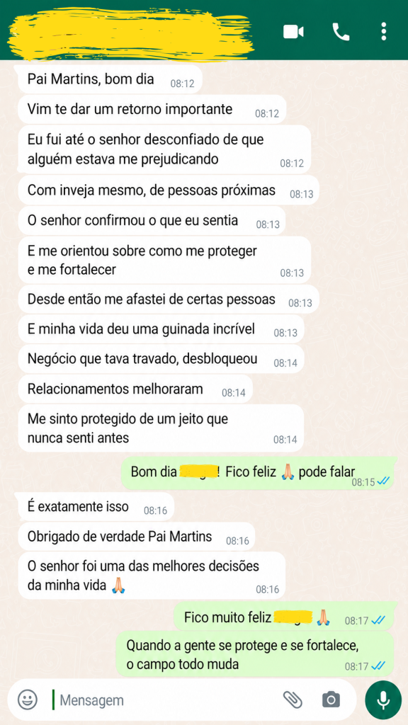 Print de WhatsApp de cliente relatando proteção espiritual e melhora em negócios e relacionamentos com Pai Martins