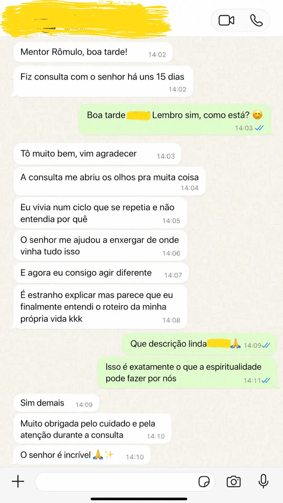 Depoimento no WhatsApp de cliente que conseguiu romper um ciclo repetitivo após consulta com Mentor Rômulo e agora entende o “roteiro” da própria vida.