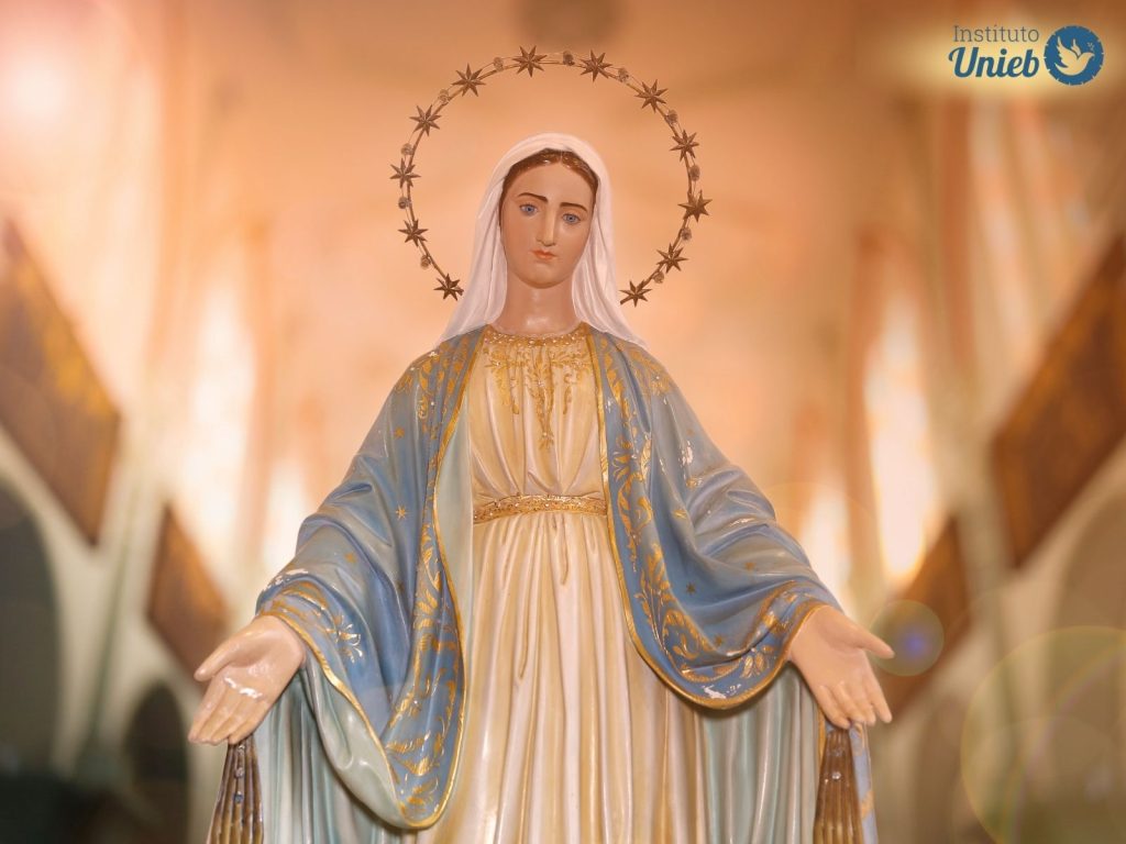 Natividade de Nossa Senhora: fé e esperança para recomeçar no amor Imagem de Maria, representando a Natividade de Nossa Senhora